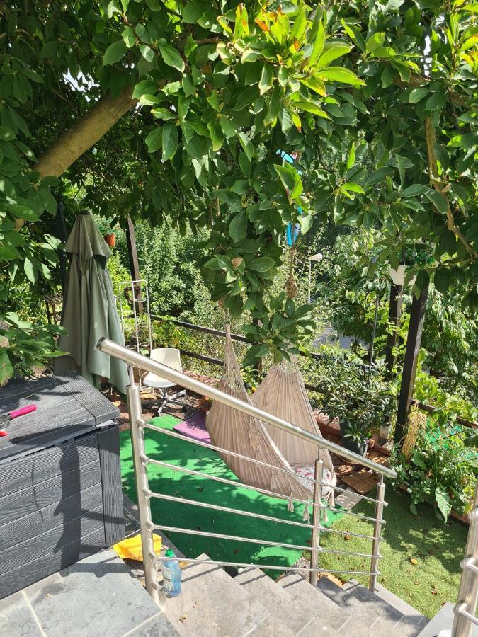 Cozy Room With A Beautiful Garden View Baunatal Exterior photo